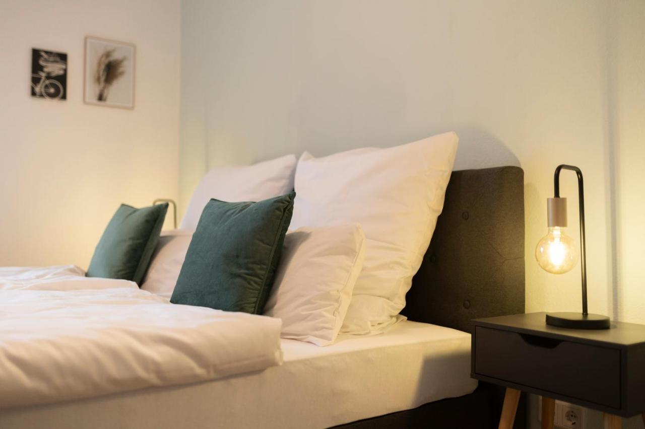 Peter Apartments - Premium Wohnung I 95Qm I 3 Schlafzimmer I Grosses Bad I Kueche I Wohnzimmer I Tv Fulda Kültér fotó