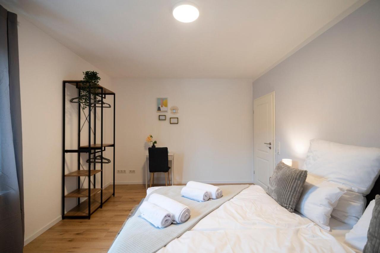 Peter Apartments - Premium Wohnung I 95Qm I 3 Schlafzimmer I Grosses Bad I Kueche I Wohnzimmer I Tv Fulda Kültér fotó
