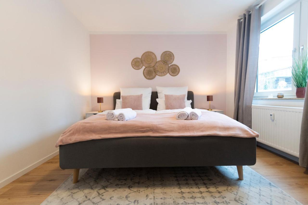 Peter Apartments - Premium Wohnung I 95Qm I 3 Schlafzimmer I Grosses Bad I Kueche I Wohnzimmer I Tv Fulda Kültér fotó