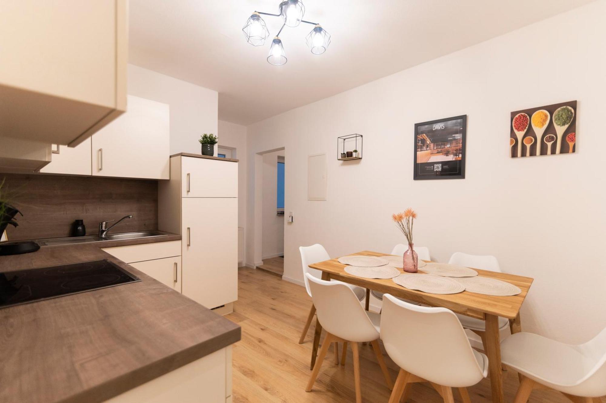 Peter Apartments - Premium Wohnung I 95Qm I 3 Schlafzimmer I Grosses Bad I Kueche I Wohnzimmer I Tv Fulda Kültér fotó